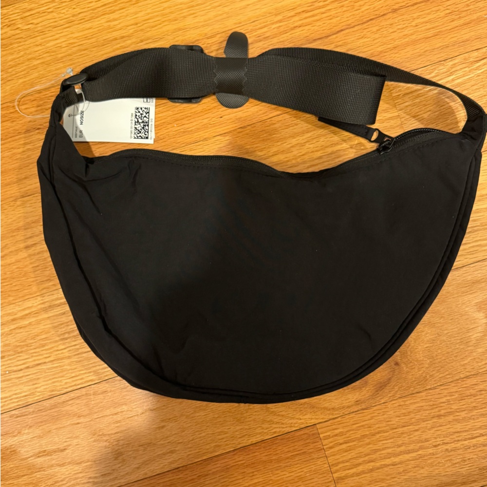 H&M Nylon bag with adjustable strap in Black - NWT!!